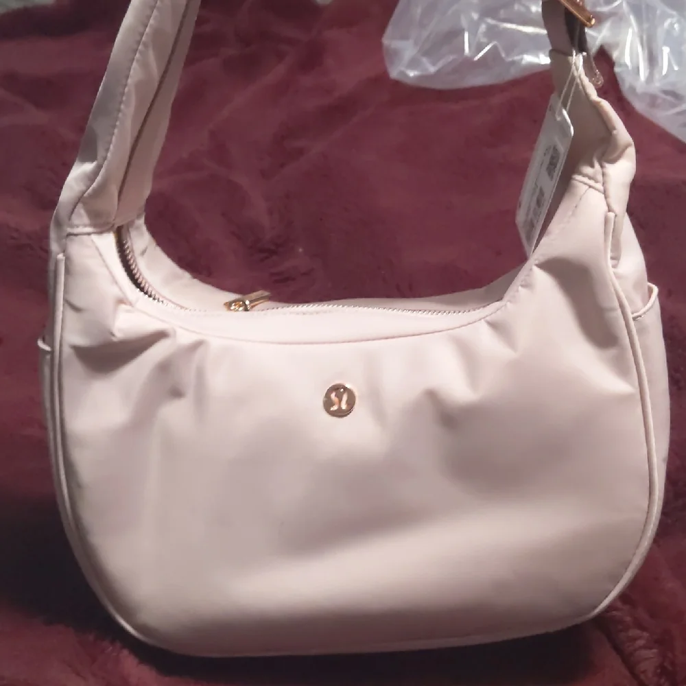 Lululemon Athletica Soft Pink Shoulder Bag - Picture 1 of 3